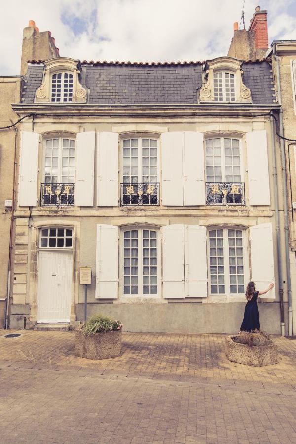 La Maison De La Liberte Suite Jeanne Barret Poitiers Exterior foto