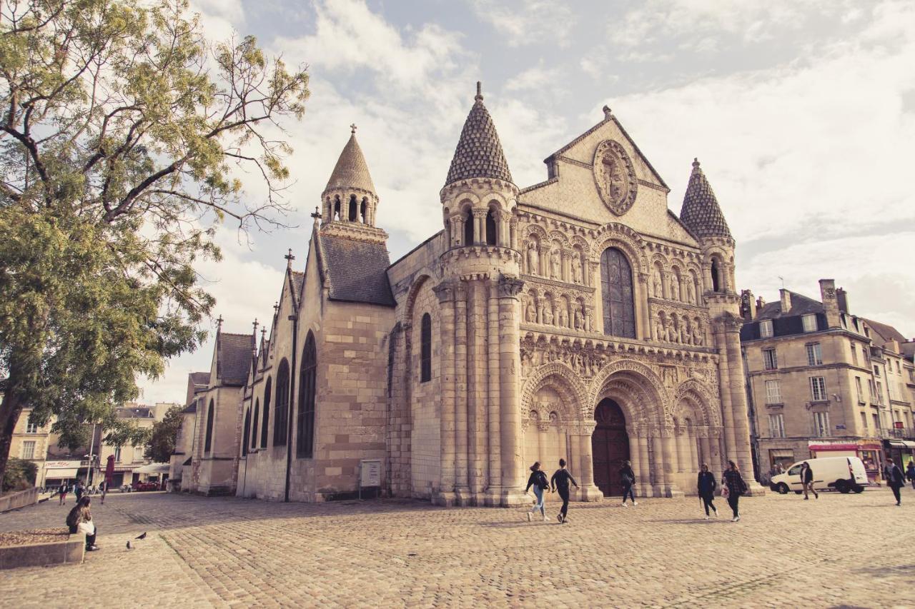 La Maison De La Liberte Suite Jeanne Barret Poitiers Exterior foto